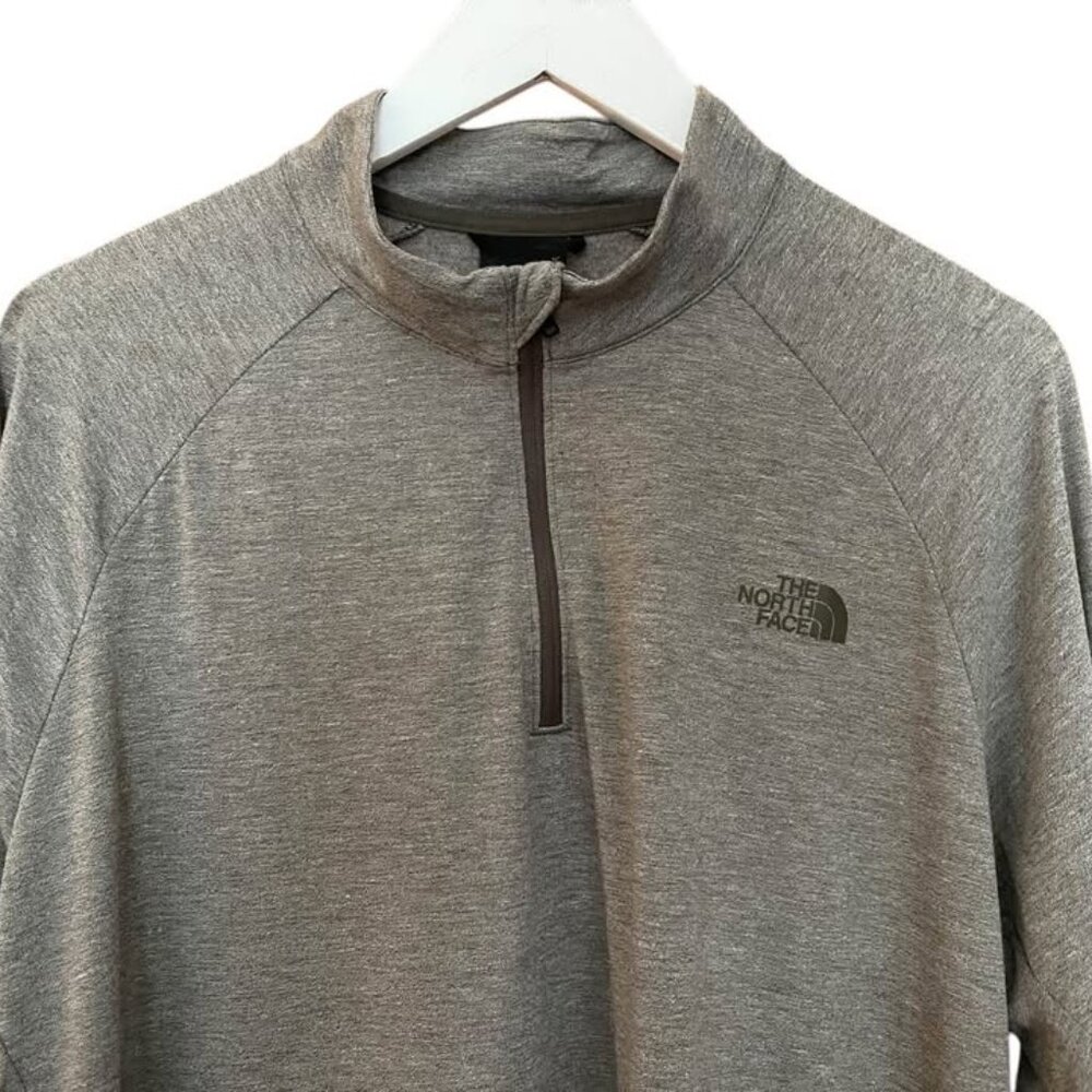 North Face Moss Green Lightweight Stretch Quarter Zip Pullover Men’s size XL